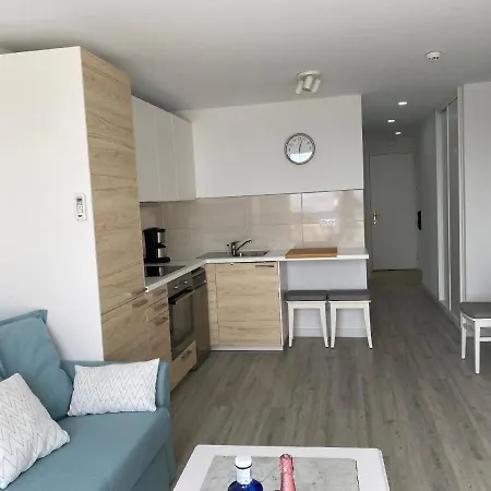 Ferienwohnung Mit Balkon Sowie Herrlichem Panoramaausblick In Einem Komplex Mit Gemeinschaftspool Appartement