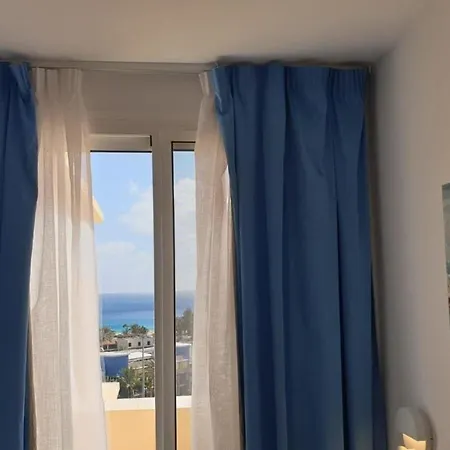 Ferienwohnung Mit Balkon Sowie Herrlichem Panoramaausblick In Einem Komplex Mit Gemeinschaftspool