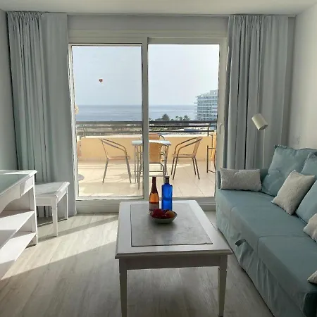 Ferienwohnung Mit Balkon Sowie Herrlichem Panoramaausblick In Einem Komplex Mit Gemeinschaftspool