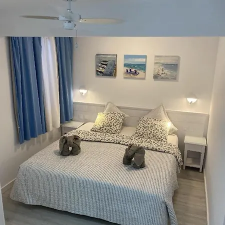 Appartement Ferienwohnung Mit Balkon Sowie Herrlichem Panoramaausblick In Einem Komplex Mit Gemeinschaftspool